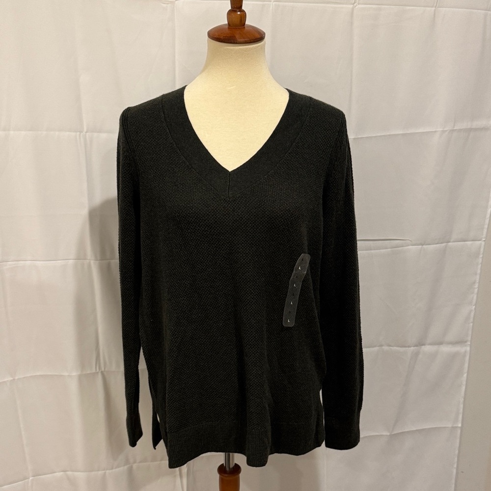 GAP Fern Green V-Neck Sweater for Women